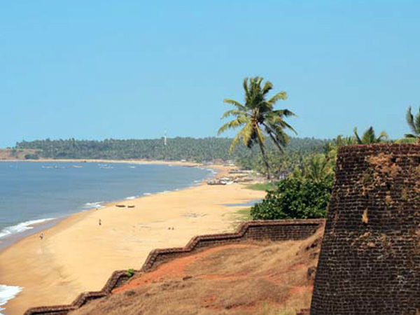 ನೂರಾರು ಮಂದಿಯ ಪ್ರಾಣ ರಕ್ಷಿಸಿದ ಈಜುಗಾರರು ನೂರಾರು ಮಂದಿಯ ಪ್ರಾಣ ರಕ್ಷಿಸಿದ ಈಜುಗಾರರು