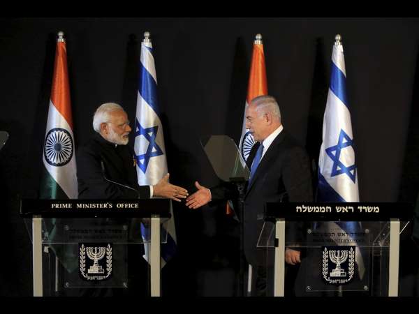 ನಾವು ಸ್ನೇಹಿತರು! ನಾವು ಸ್ನೇಹಿತರು!