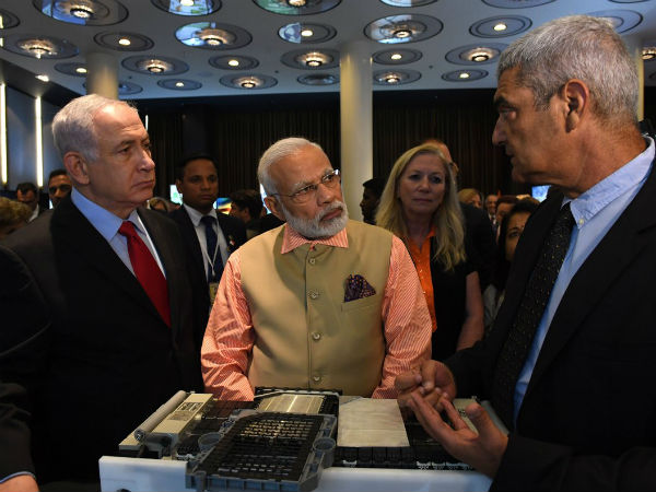 ತಂತ್ರಜ್ಞಾನ ಪ್ರದರ್ಶನದಲ್ಲಿ ಮೋದಿ
