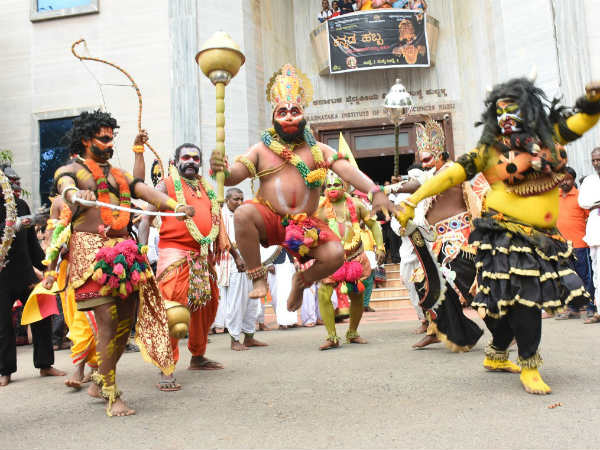 ಎಲ್ಲೆಲ್ಲೂ ಕನ್ನಡ ವಾತಾವರಣ 