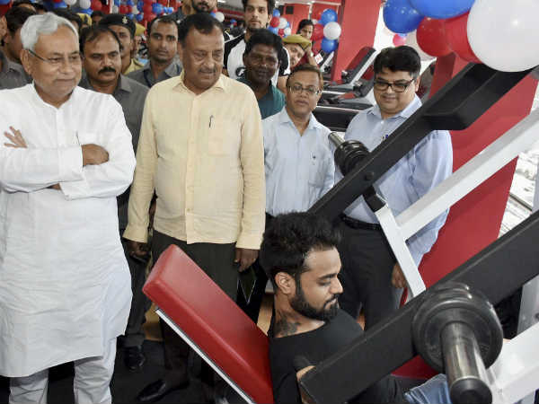 ನಿತೀಸ್-ತೇಜಸ್ವಿ ದೂರ ದೂರ ನಿತೀಸ್-ತೇಜಸ್ವಿ ದೂರ ದೂರ