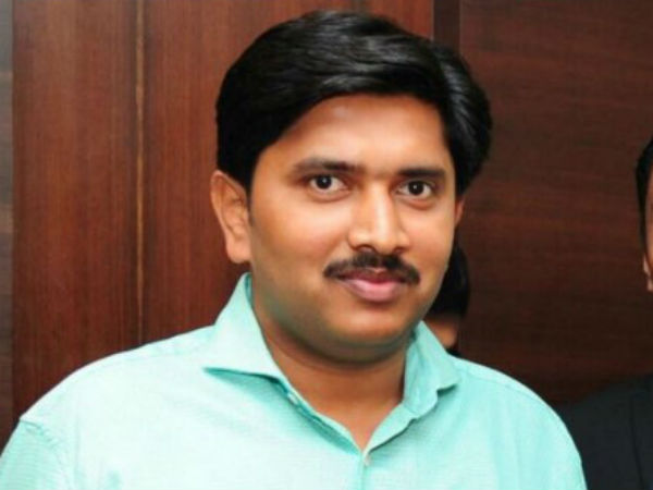 ರೂಪದರ್ಶಿ ಜತೆಗಿನ ಸ್ನೇಹ ರೂಪದರ್ಶಿ ಜತೆಗಿನ ಸ್ನೇಹ