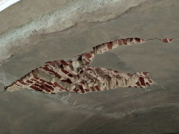 Century old Bridge on Gundlupete-Chamarajnagar road is in decrepit condition