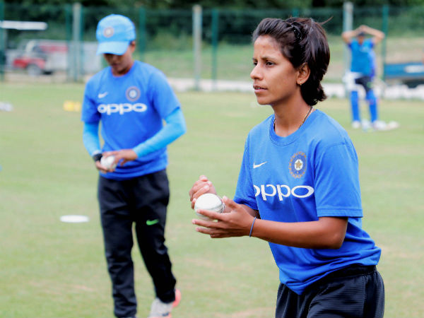 ಡರ್ಬಿಯಲ್ಲಿ ಅಭ್ಯಾಸನಿರತರು