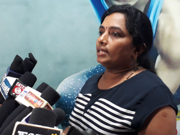Mangaluru mayor Kavita Sanil raids Massage Parlour and Skill Games Centers in the city Mangaluru mayor Kavita Sanil raids Massage Parlour and Skill Games Centers in the city