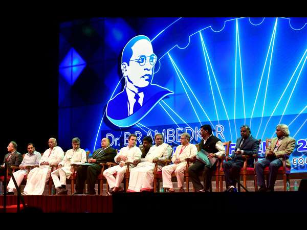 ಗಣ್ಯರ ಉಪಸ್ಥಿತಿ