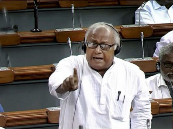 ಸೋನಿಯಾ ವಿರುದ್ಧ ಆರೋಪಕ್ಕೆ ಸಿಟ್ಟು ಸೋನಿಯಾ ವಿರುದ್ಧ ಆರೋಪಕ್ಕೆ ಸಿಟ್ಟು