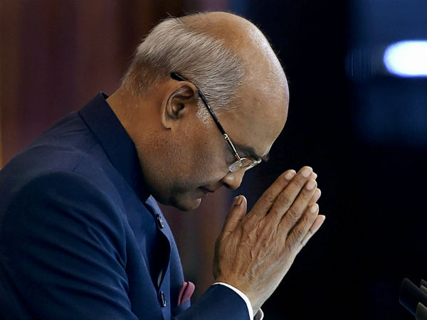 ನೆರೆದಿದ್ದವರಿಗೆ ನಮಸ್ಕಾರ