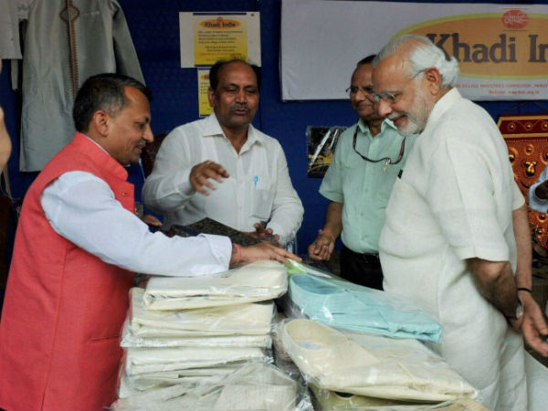 ಖಾದಿ ವೈಶಿಷ್ಟ್ಯತೆ ಸಾರುವ ಪ್ರಯತ್ನ 