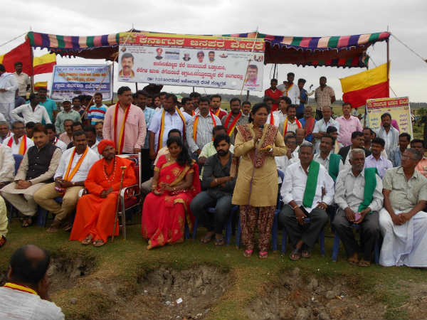 ರಾಜಕಾರಣದ ಅಸ್ತ್ರವಾಗಿದೆ ರೈತರ ಸಂಕಷ್ಟ! ರಾಜಕಾರಣದ ಅಸ್ತ್ರವಾಗಿದೆ ರೈತರ ಸಂಕಷ್ಟ!