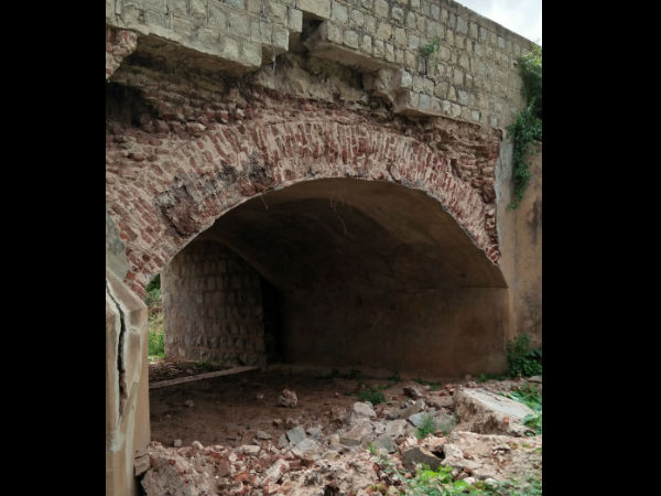 Century old Bridge on Gundlupete-Chamarajnagar road is in decrepit condition