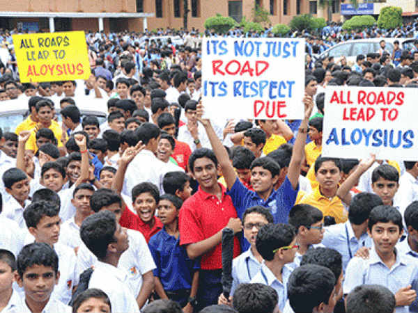 Mangaluru: Thousands of Aloysius students march in against the renaming of road