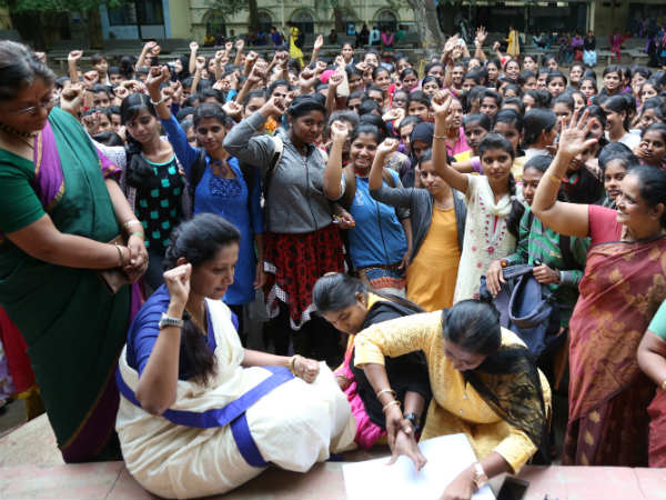 GST on sanitary pads opposed at Mysuru GST on sanitary pads opposed at Mysuru