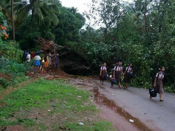 The heay rain has caused heavy damage in Karwar district