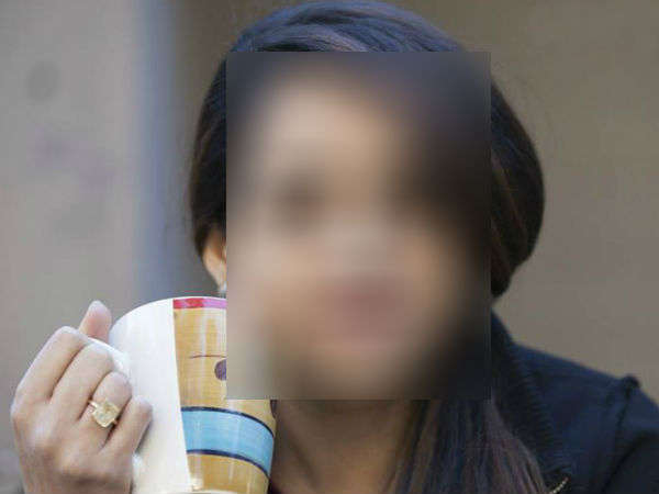 Atrocity on Malayalam actress : Kerala police raid Kavya Madhavan