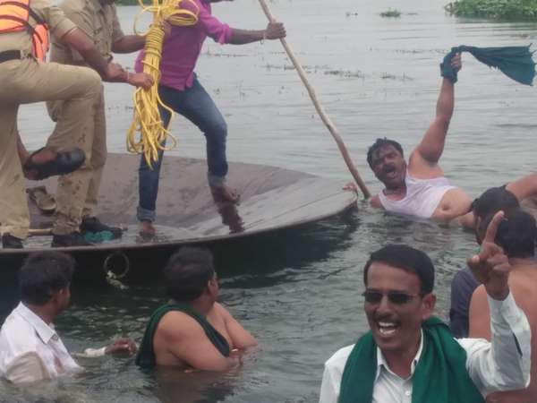 Farmers protest against release of water to Tamil Nadu