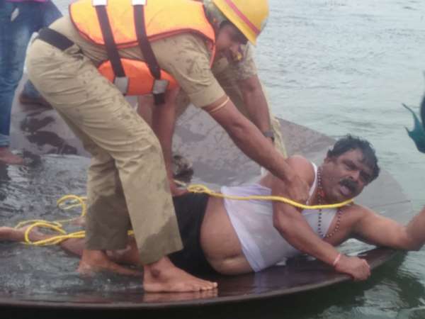 Farmers protest against release of water to Tamil Nadu