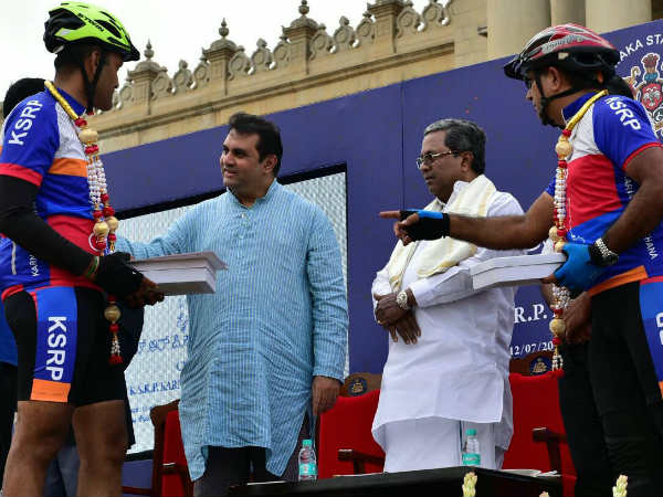 Will not tolerate indiscipline in police dept : Siddaramaiah