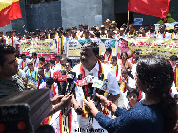  ಕರವೇ ಕಾರ್ಯಕರ್ತರು ಕಾನೂನು ಕೈಗೆ ತೆಗೆದುಕೊಂಡಿದ್ದು ಸರಿಯೇ