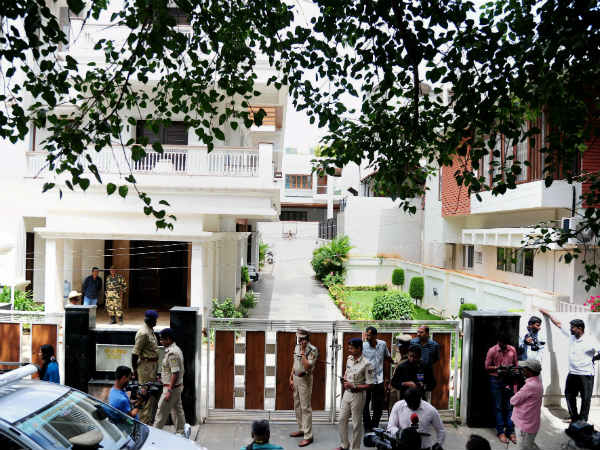 ಲಾಕರ್ ತೆರಯಲು ನಕಲಿ ಕೀ ಮೊರೆ