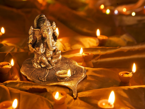 ಸಂಪ್ರದಾಯದ ಪ್ರಕಾರ ಮೊದಲ ಪೂಜೆ