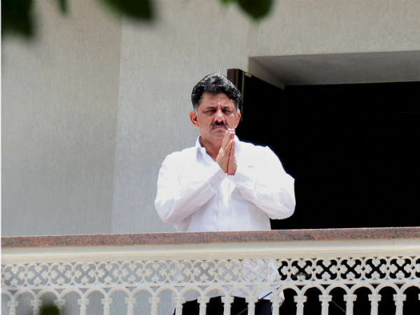 ವಿದೇಶಗಳಲ್ಲಿ ಹೂಡಿಕೆ ವಿದೇಶಗಳಲ್ಲಿ ಹೂಡಿಕೆ