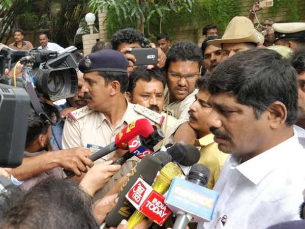  ಮಾಧ್ಯಮಗಳ ಮೇಲೆ ಮೊಕದ್ದಮೆ