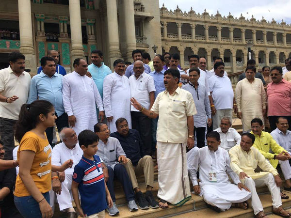 ಡಿ ಕೆ ಶಿವಕುಮಾರ್ ಸಮ್ಮುಖದಲ್ಲಿ ಶಾಸಕರ ಹೇಳಿಕೆ 