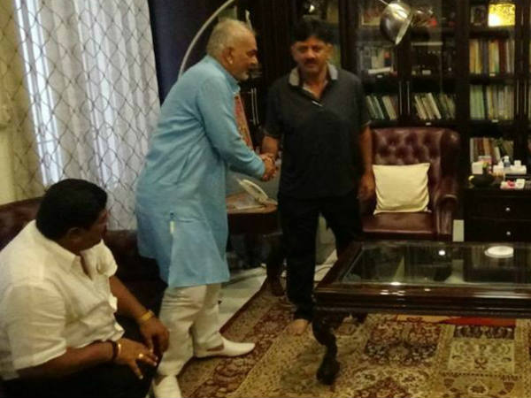 ಡಿಕೆಶಿ ಭೇಟಿ ಮಾಡಿದ ಸಚಿವ ಎ.ಮಂಜು