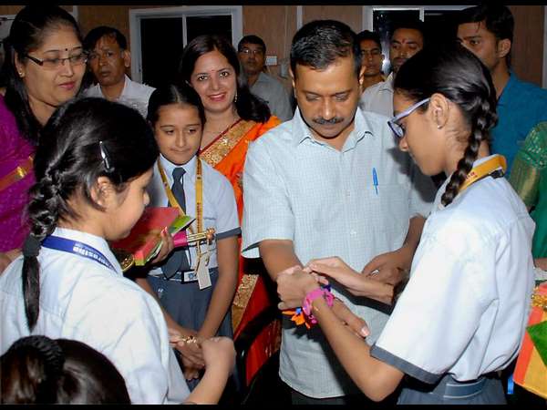 ಕೇಜ್ರಿವಾಲ್ ಗೂ ರಕ್ಷಾಬಂಧನದ ಸಂಭ್ರಮ