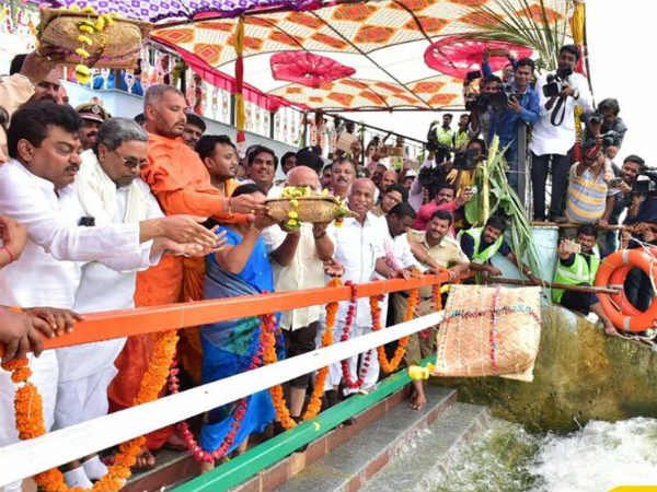Siddaramaiah dedicates Bagina to filled up Alamatti reservoir