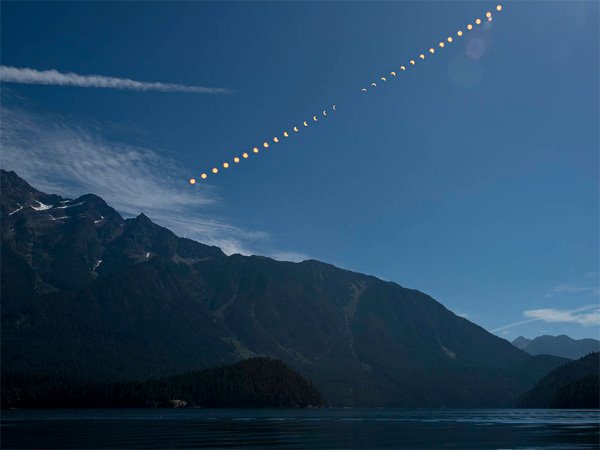 ಚಂದ್ರನ ನೆರಳು ಭೂಮಿಯ ಮೇಲೆ! ಚಂದ್ರನ ನೆರಳು ಭೂಮಿಯ ಮೇಲೆ!