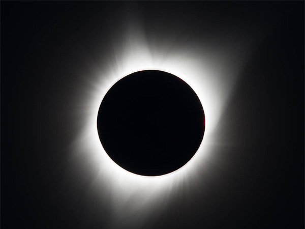 ಶತಮಾನದ ಖಗೋಳ ವಿಸ್ಮಯ ಶತಮಾನದ ಖಗೋಳ ವಿಸ್ಮಯ