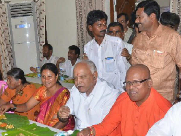  ತೋರಿಕೆಗೆ ಈ ಭೋಜನ ಕೂಟ ಏರ್ಪಡಿಸಿಲ್ಲ 