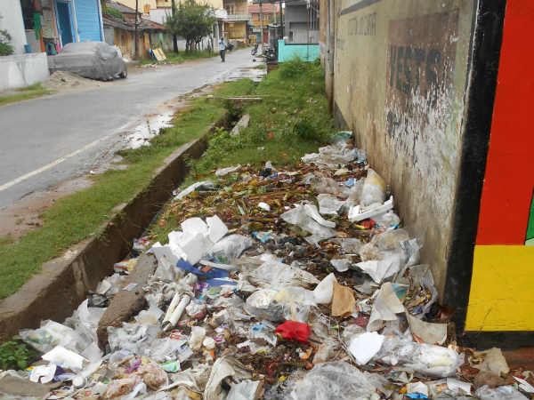 ದೀಪದ ಕೆಳಗೆ ಕತ್ತಲು