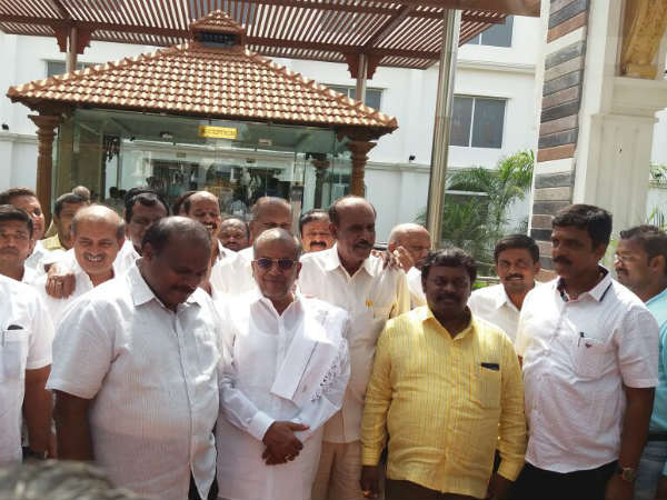 ಜಿಲ್ಲಾ ಉಸ್ತುವಾರಿಗಳ ಪಟ್ಟಿ