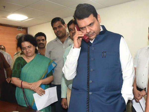 ಮುಖ್ಯಮಂತ್ರಿ ಪಕೋಡಾ ತಿನ್ನುತ್ತ ಕುಳಿತಿಲ್ಲ