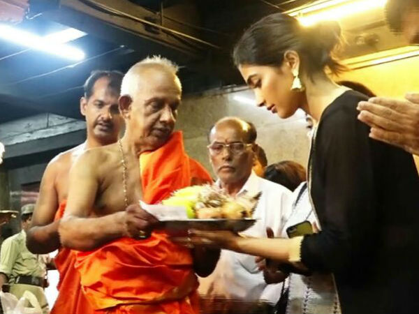 ಪ್ರಶ್ನೆ: ಕನ್ನಡ ಚಿತ್ರಗಳಲ್ಲಿ ನಟಿಸುವ ಅವಕಾಶ ಸಿಕ್ಕರೆ ಅಭಿನಯಿಸ್ತೀರಾ? ಪ್ರಶ್ನೆ: ಕನ್ನಡ ಚಿತ್ರಗಳಲ್ಲಿ ನಟಿಸುವ ಅವಕಾಶ ಸಿಕ್ಕರೆ ಅಭಿನಯಿಸ್ತೀರಾ?