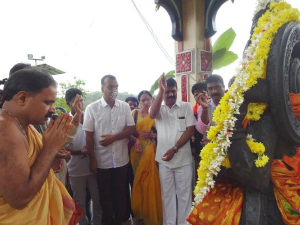 Harangi Reservoir Full, Madikeri MLA Appachu Ranjan offers bagina