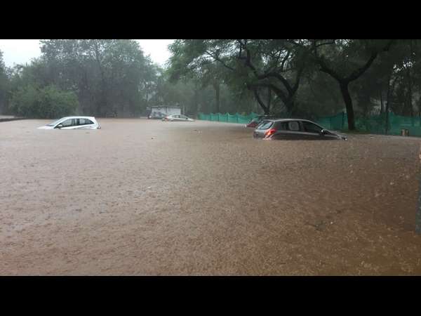 ಕಾರು, ಬೈಕ್ ಮುಳುಗಡೆ