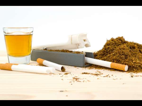 ಕಷ್ಟಪಟ್ಟು ಸಂಪಾದಿಸಿದ ಹಣದಿಂದ ರೋಗ ಖರೀದಿಸಬೇಕೆ?