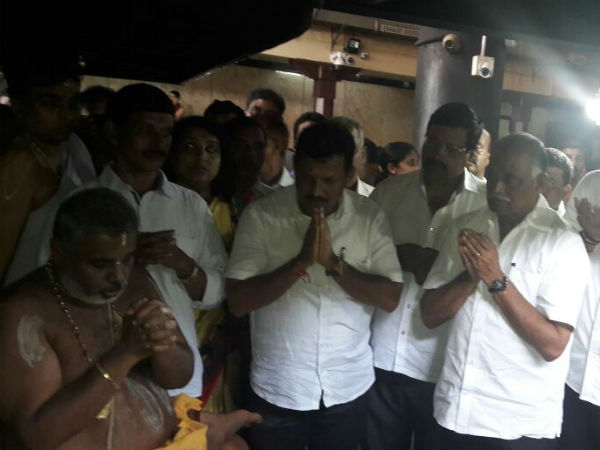 ಕಟೀಲು ದೇವಿಗೆ ವಿಶೇಷ ಪೂಜೆ