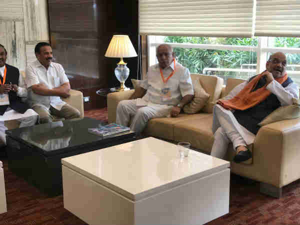 AB KI BAAR BJP SARKAR SAYS AMIT SHAH ON HIS ARRIVAL TO BENGALURU 