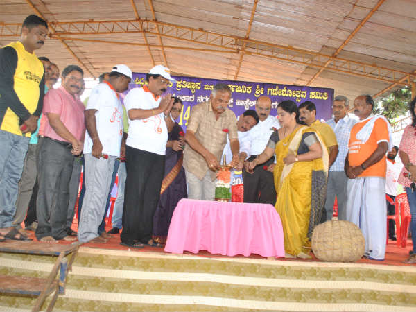 Sports day organized by Bunt community at Bunts hostel Sports day organized by Bunt community at Bunts hostel