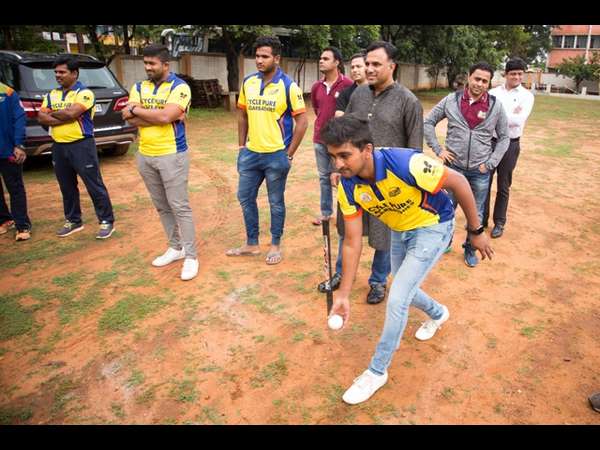 Independence day special: Mysuru Warrior team play cricket with Handicap school players in Mysuru