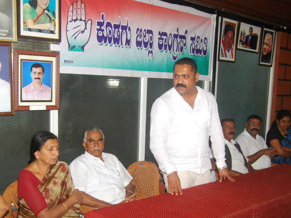 After misbehaved with MLC Veena Achaiah, TP Ramesh resigns to Congress After misbehaved with MLC Veena Achaiah, TP Ramesh resigns to Congress