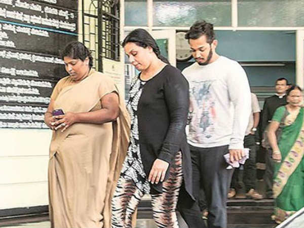 Bhaskar Shetty murder case: Accused brought to court in luxury car, 3 police suspended Bhaskar Shetty murder case: Accused brought to court in luxury car, 3 police suspended