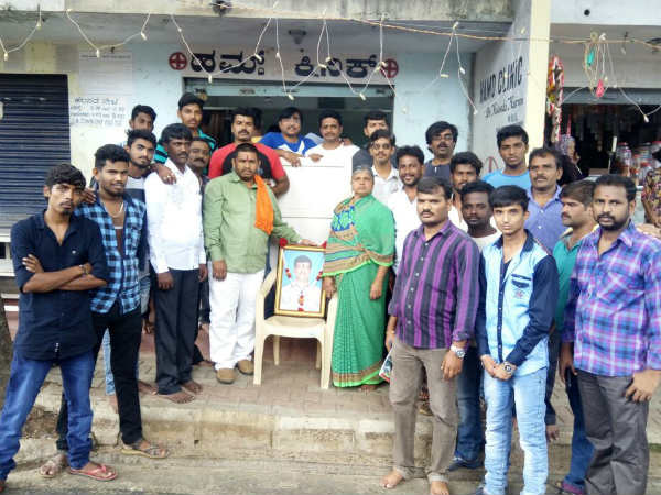 Two muslim women donated blood in RSS worker Raju's birthday in Mysuru