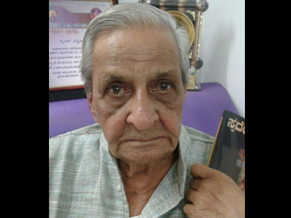 The Hermaan Mogling Life Time Achievement for Journalist is conferred to. Sathyanarana. K The Hermaan Mogling Life Time Achievement for Journalist is conferred to. Sathyanarana. K