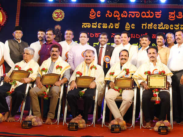 Religious meeting and felicitation organized by Sri Siddhivinayak Foundation in Mangaluru Religious meeting and felicitation organized by Sri Siddhivinayak Foundation in Mangaluru